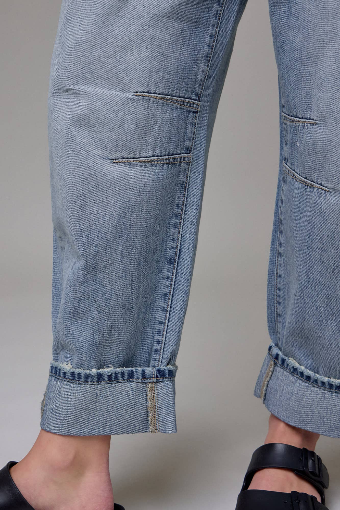 Cropped Classic Cuffed 26" Inseam Barrel Jean