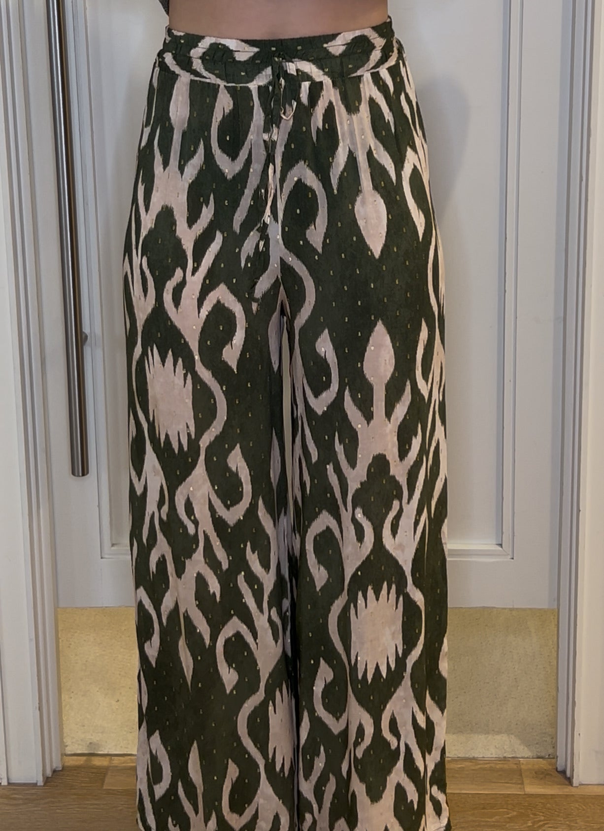 Breezy High-Rise Summer Trousers