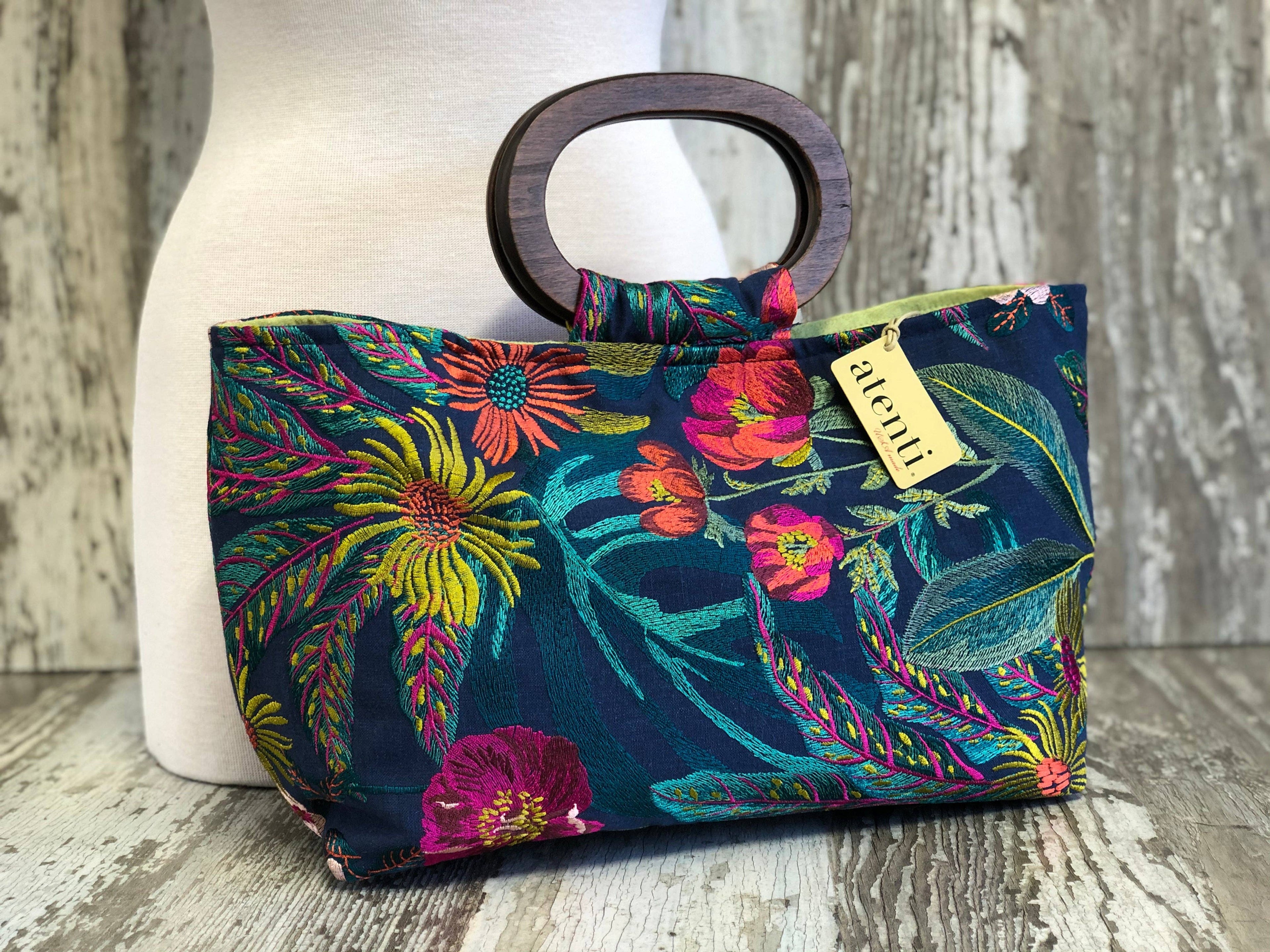 Floral Divina Embroidered Handbag