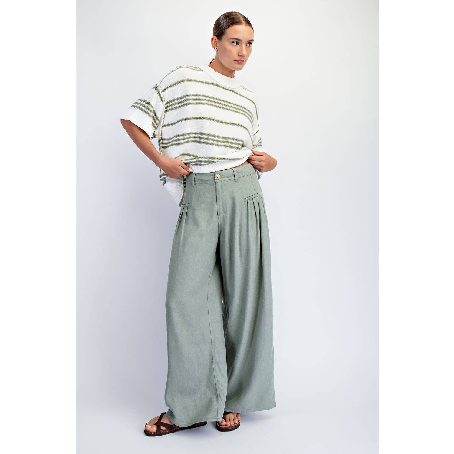 Wide Leg Pleated Pants