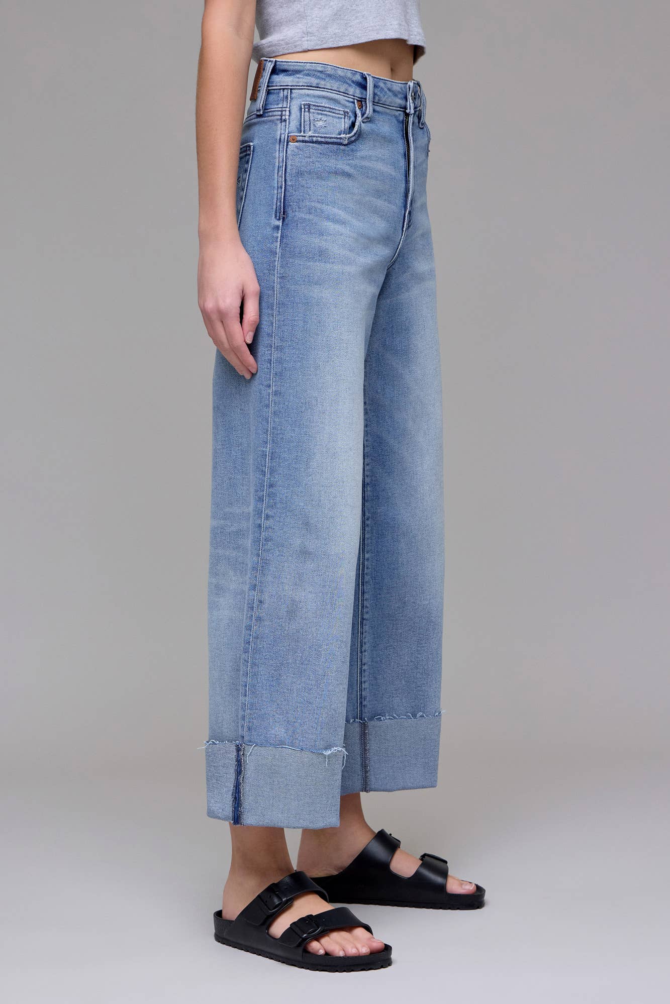 Mid-Rise 27" Inseam Cuffed Crop Wide leg