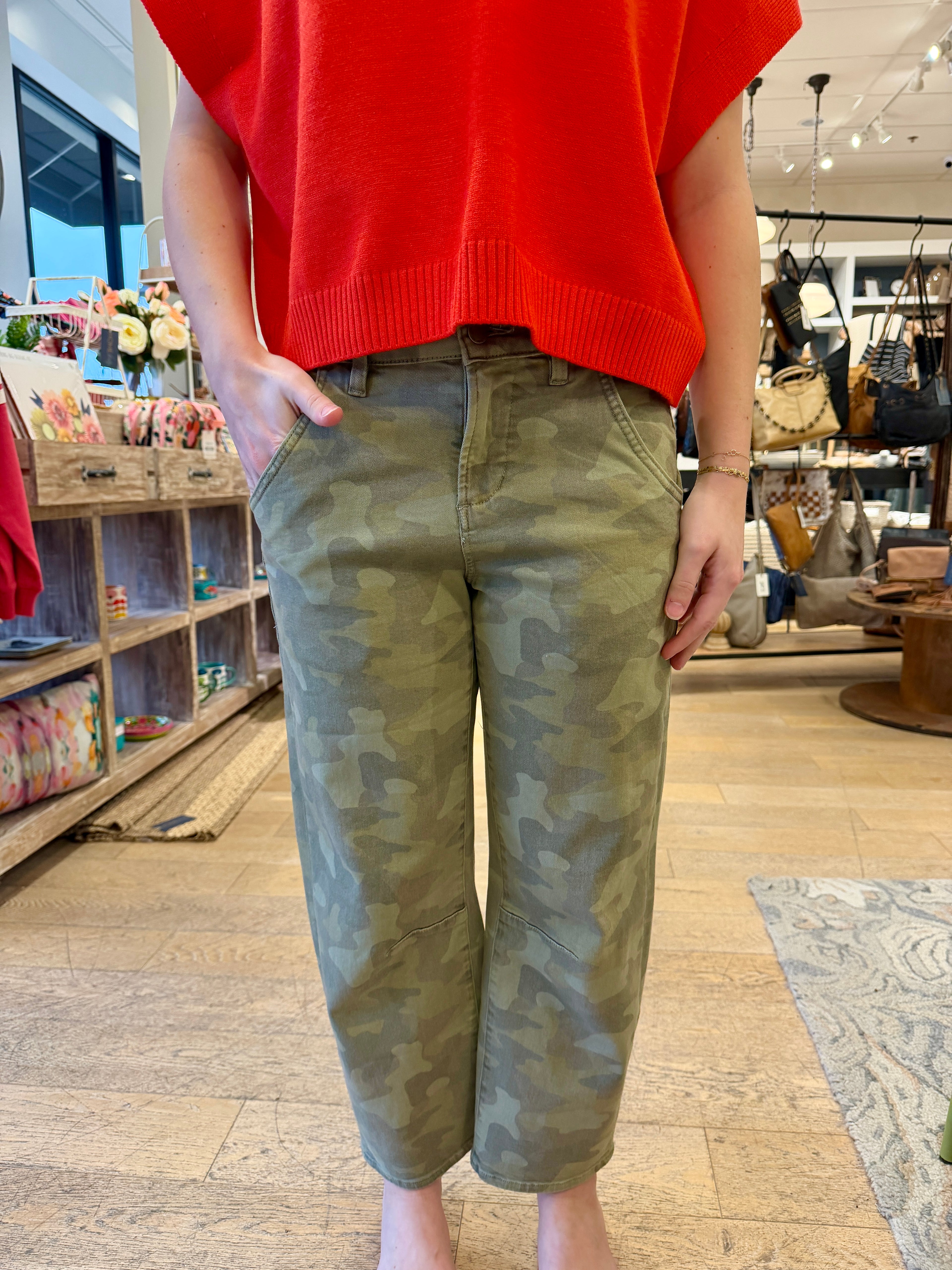 Relaxed Cropped Camo Barrel