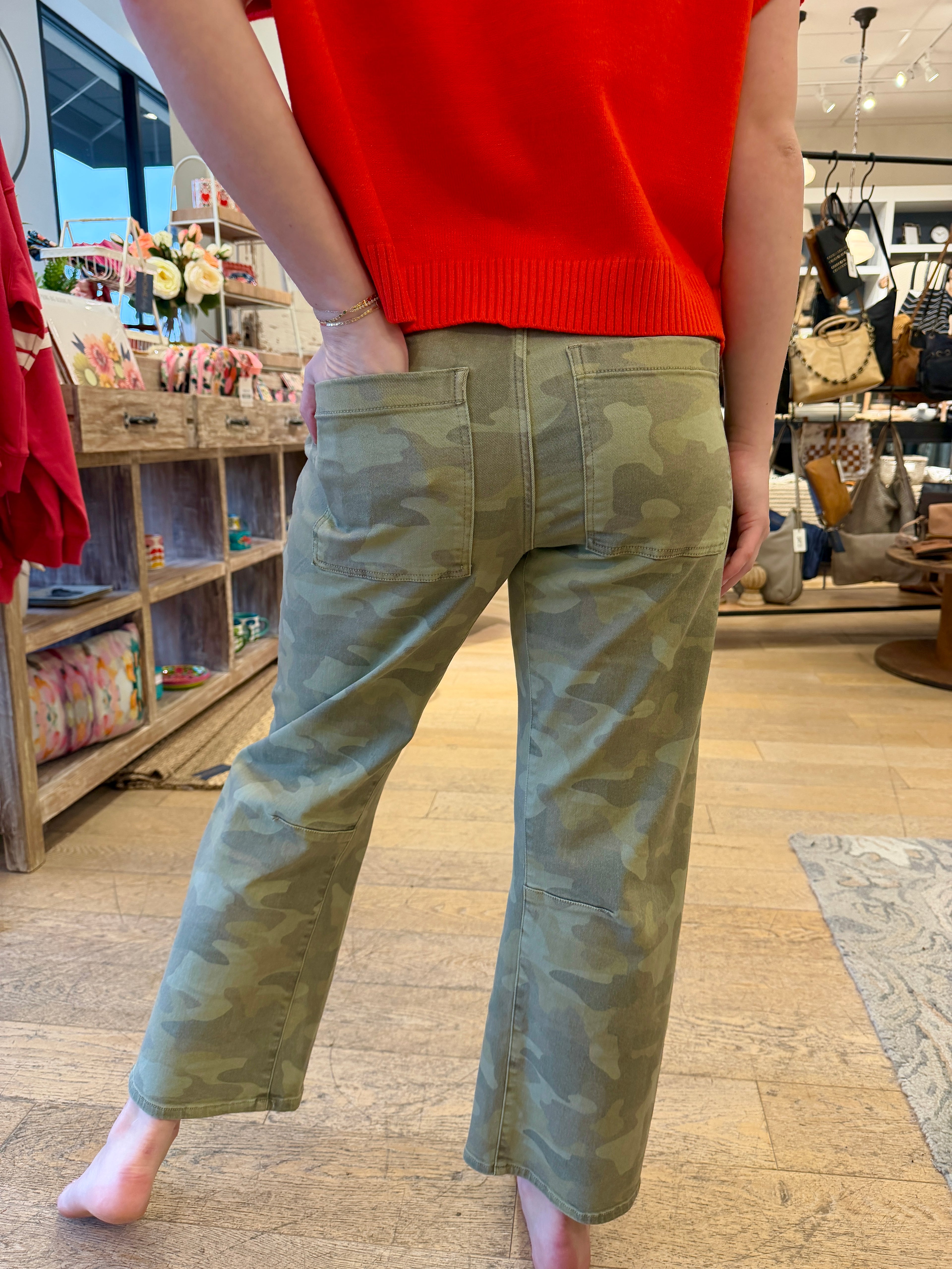 Relaxed Cropped Camo Barrel