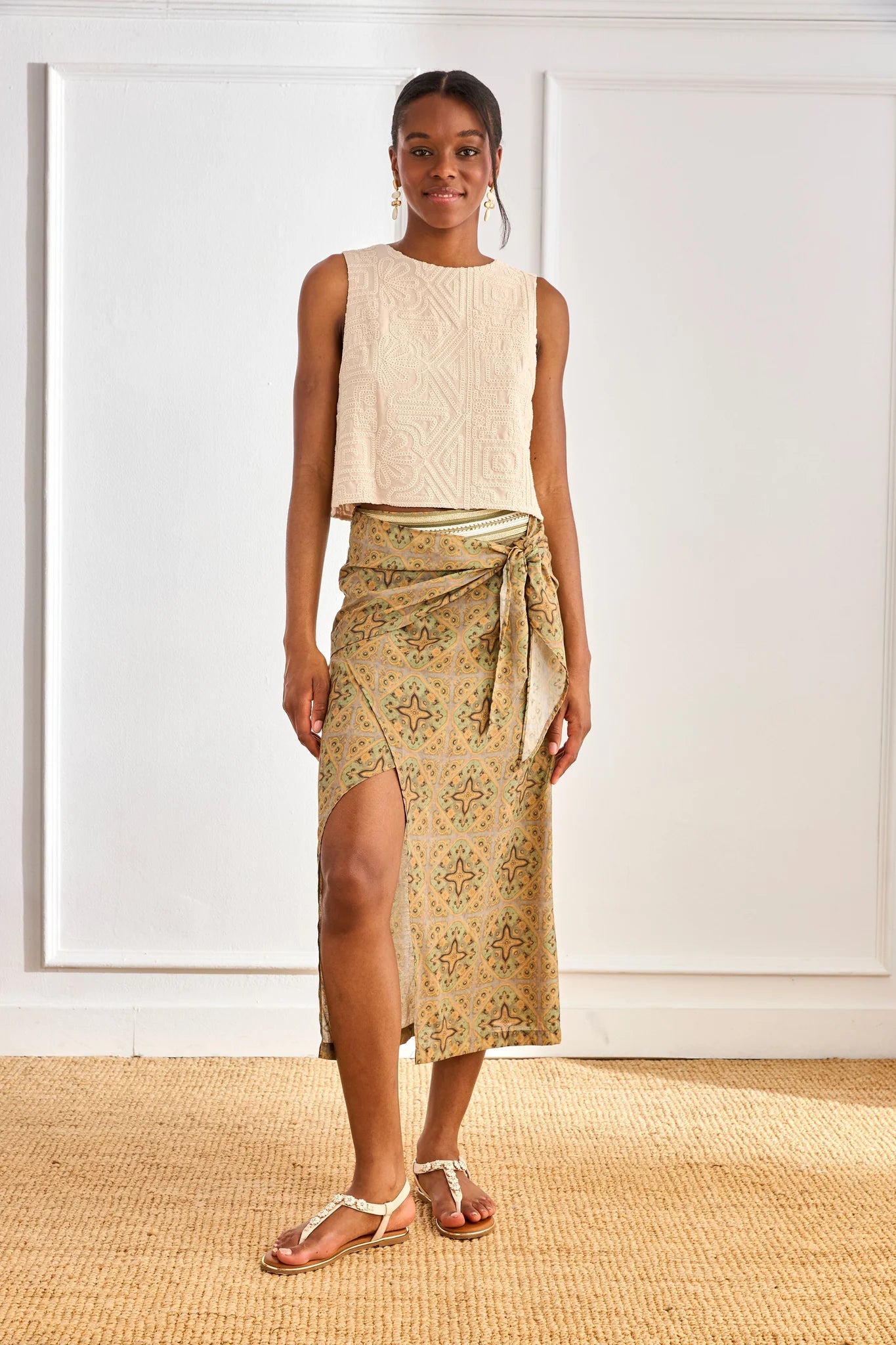 Artistic Embroidered Cropped Tank