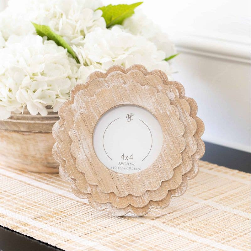 17033 - 8x8 round scallop photo frame (4x4) Home Decor 12067