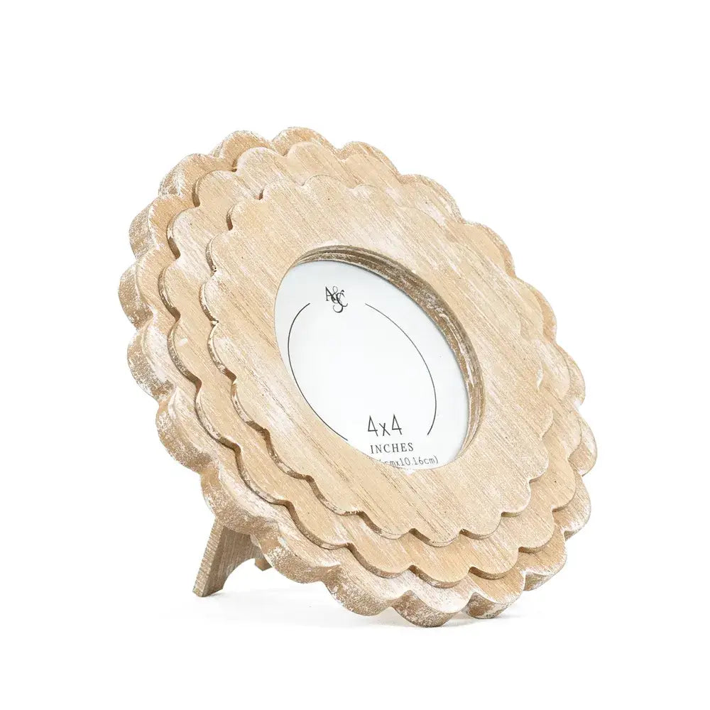17033 - 8x8 round scallop photo frame (4x4) Home Decor 12067