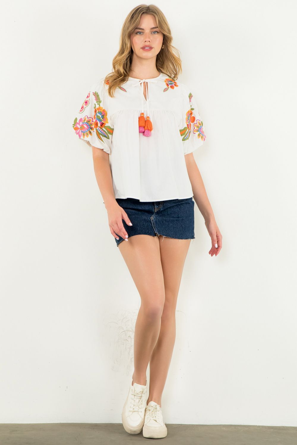 Embroidered Detail Puff Sleeve Top