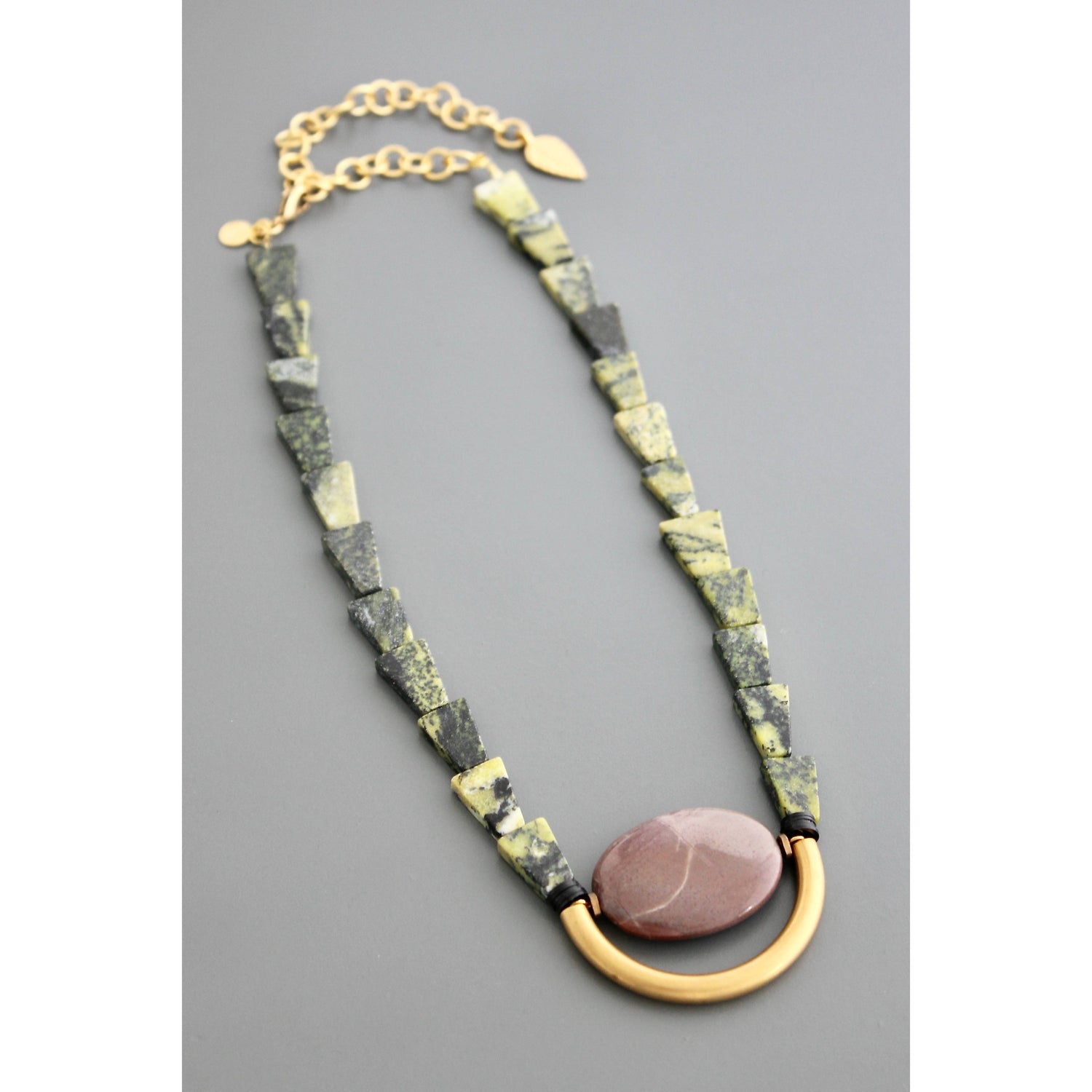 Serpentine and Brown Agate Pendant Necklace