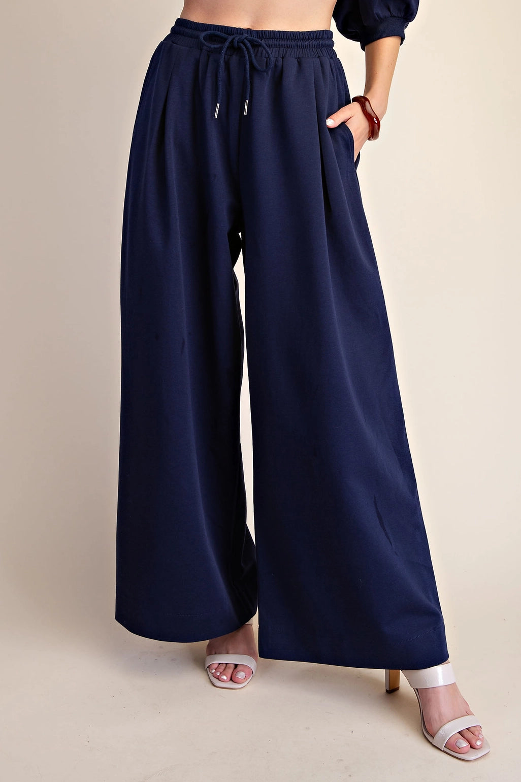 Cozy Pleated Wide-Leg Sweatpants