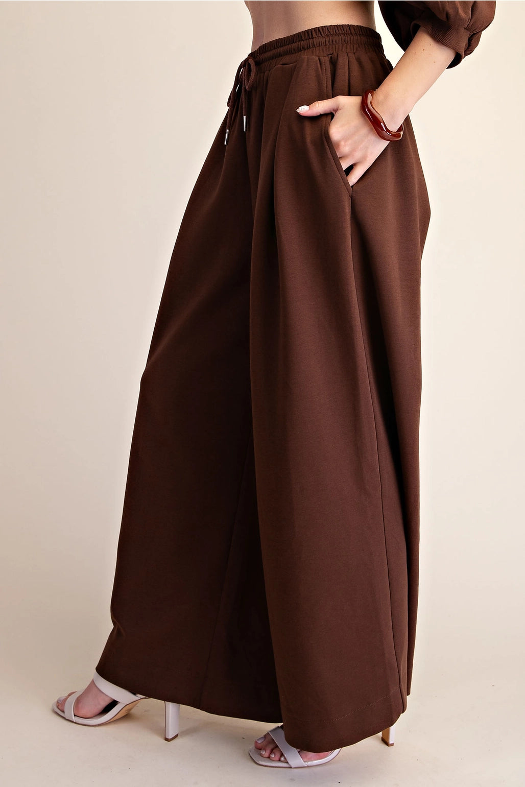 Cozy Pleated Wide-Leg Sweatpants
