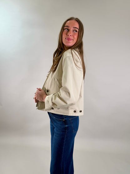 Lightweight Cropped Utility Jacket