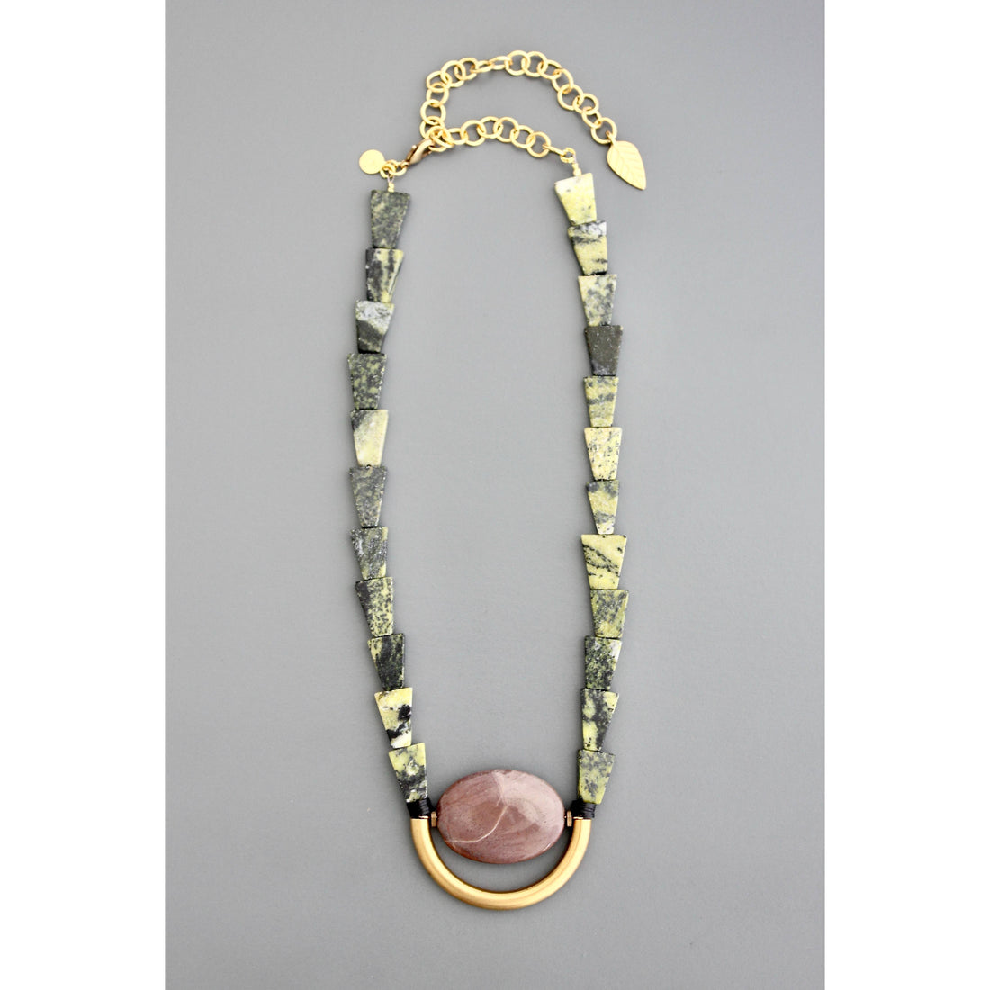 Serpentine and Brown Agate Pendant Necklace