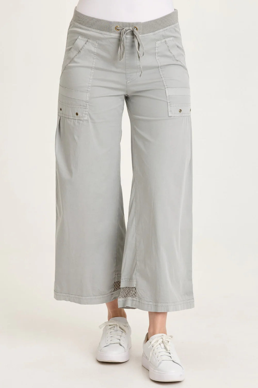Chic Mesh-Trim Cropped Pants for Travel