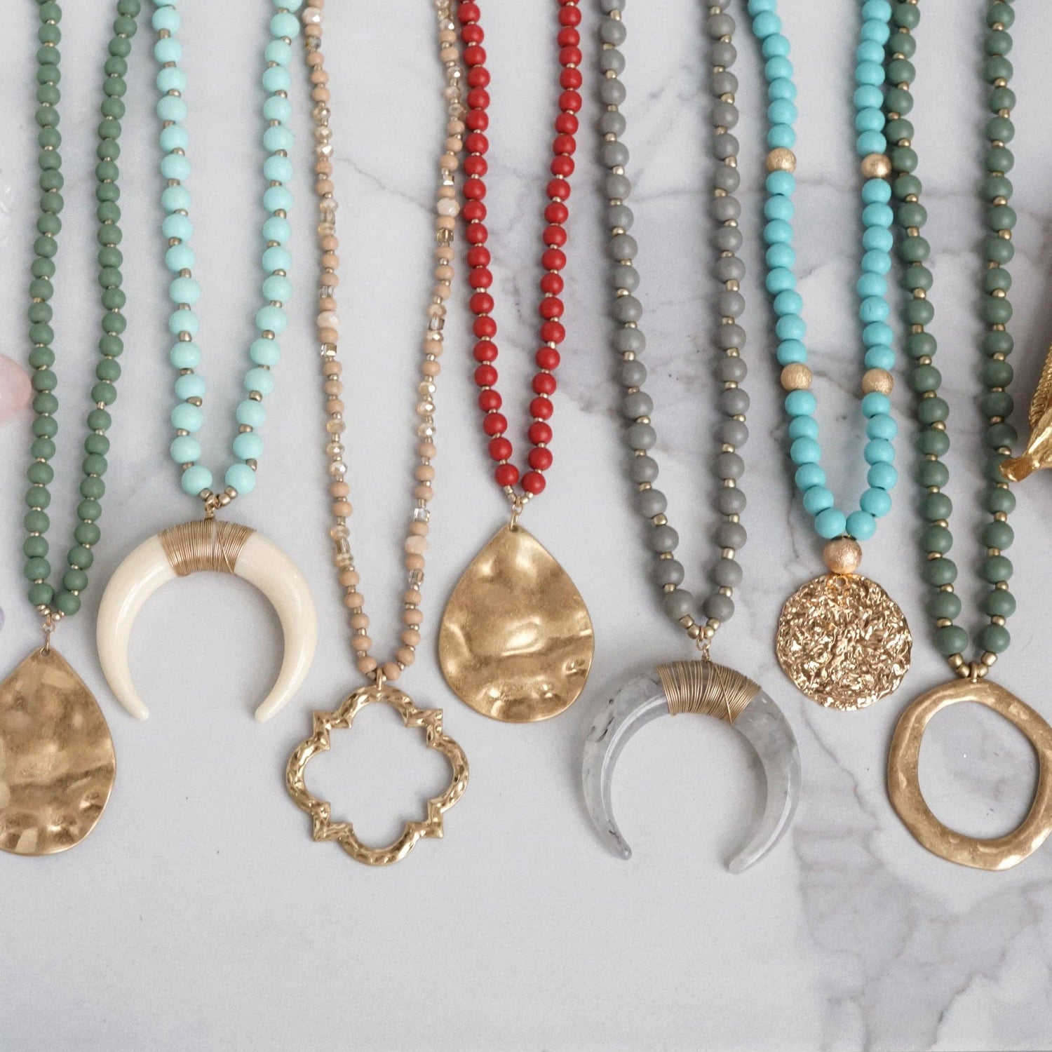 Long Wooden Bead Necklace with Clover gold pendant - Nude