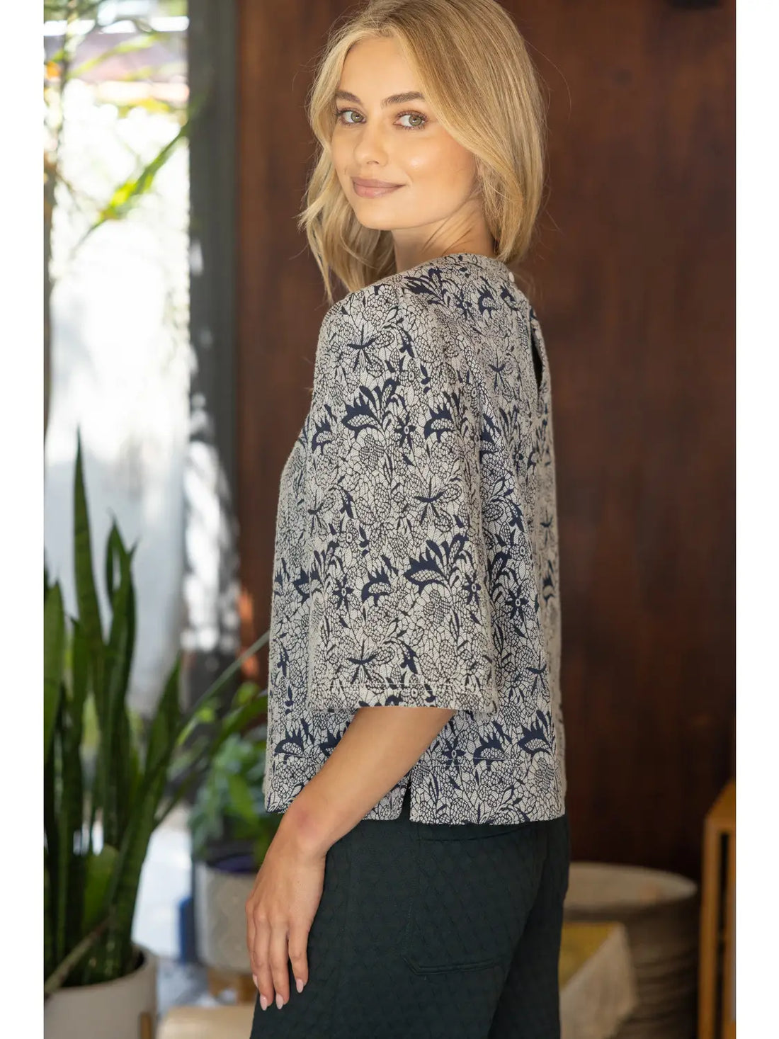 Stripe Trim Detailed Floral Half Sleeve Top