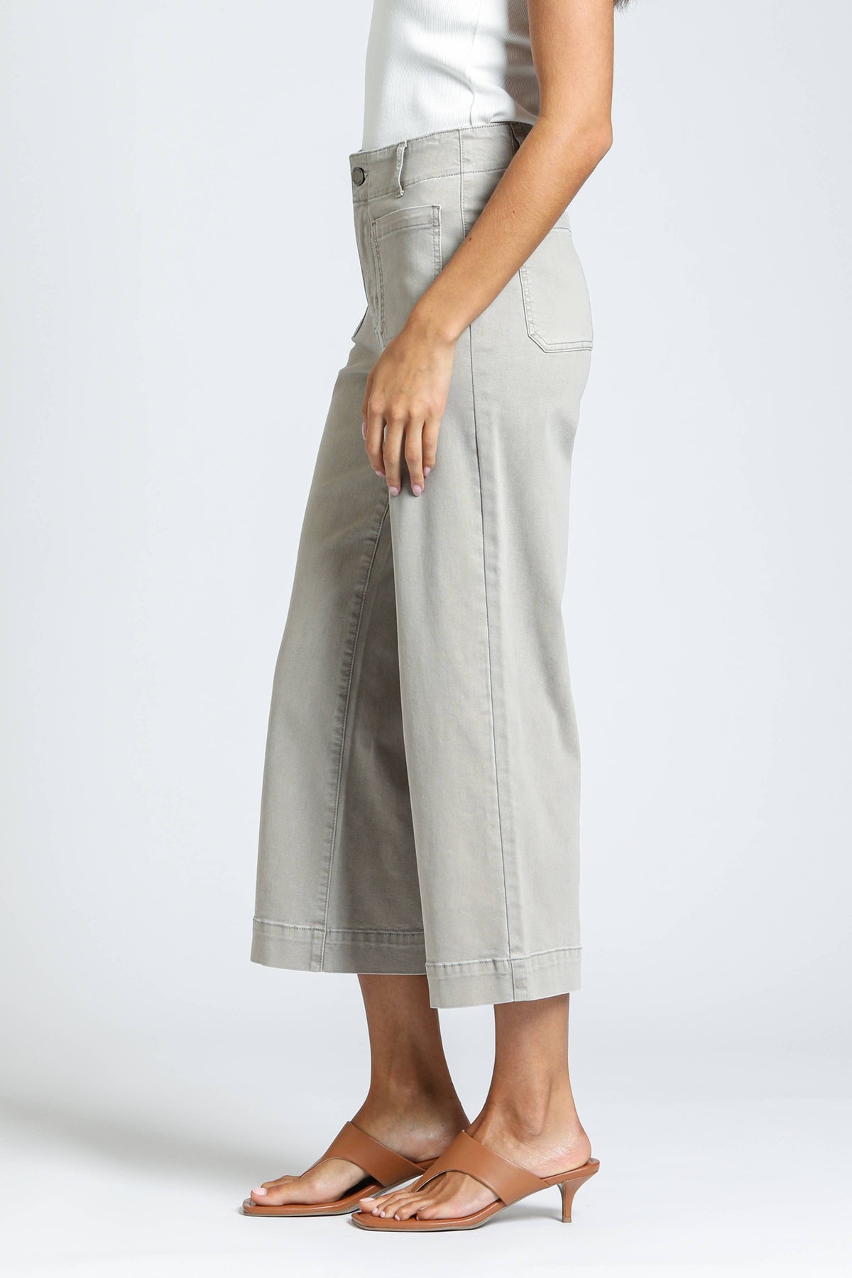 Patch Pocket Wide-Leg Crop Pant