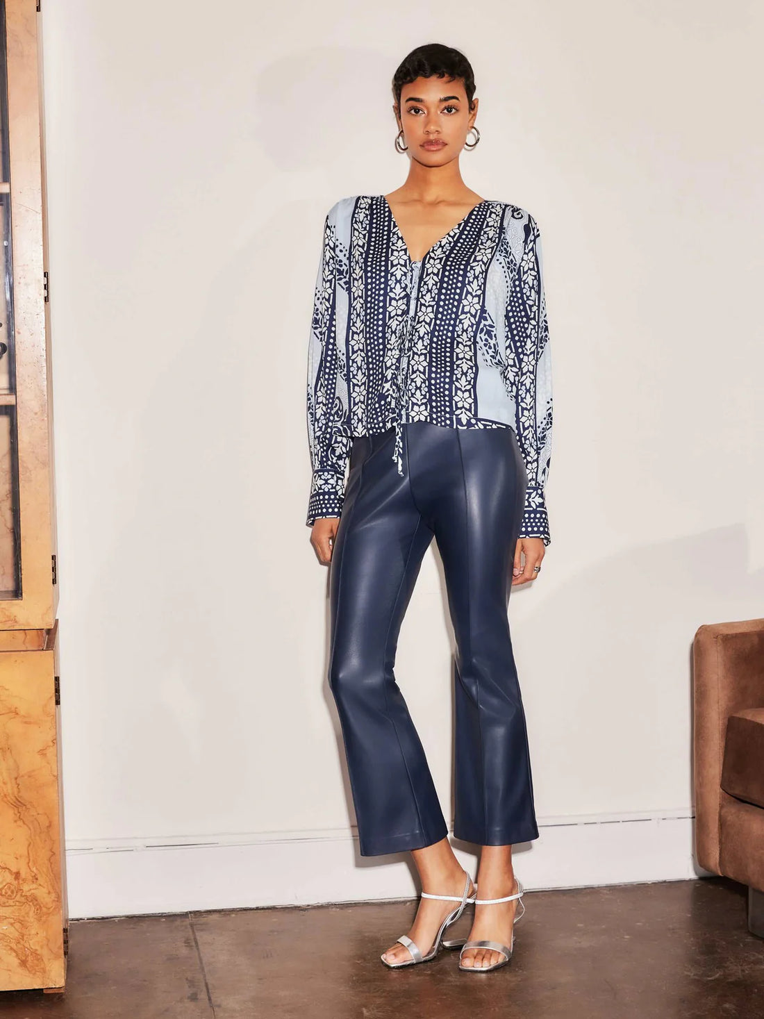 Sigourney Pintuck Pants – Navy Faux Leather