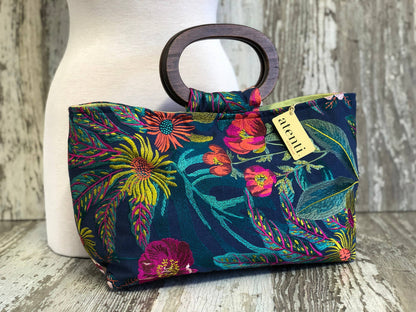 Floral Divina Embroidered Handbag