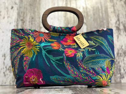 Floral Divina Embroidered Handbag
