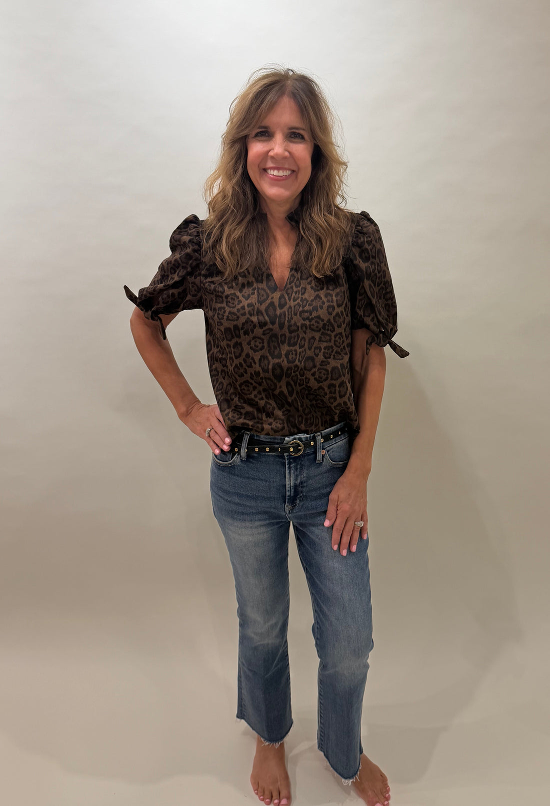 Chic Leopard Print Puff Sleeve V-Neck Blouse