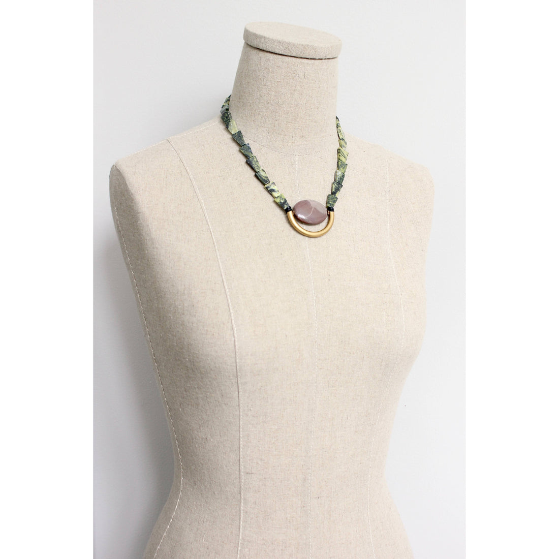Serpentine and Brown Agate Pendant Necklace