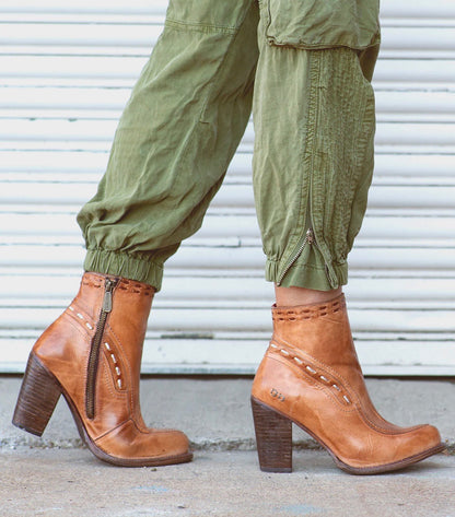 BedStu Yuno Tan Rustic Boots