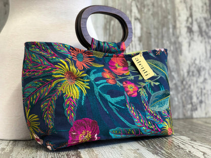Floral Divina Embroidered Handbag