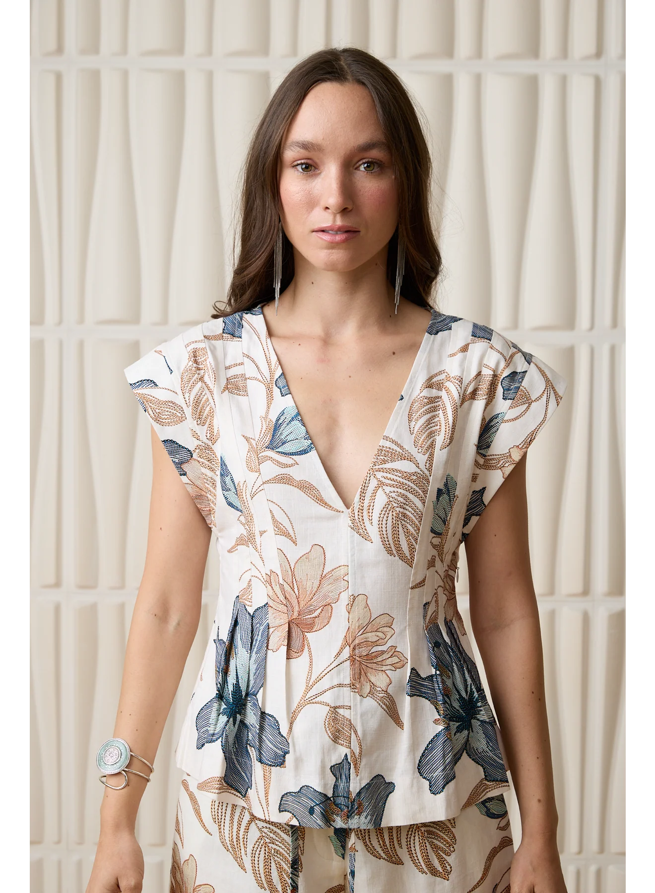 Soft Tropical Viscose-Linen V-Neck Top