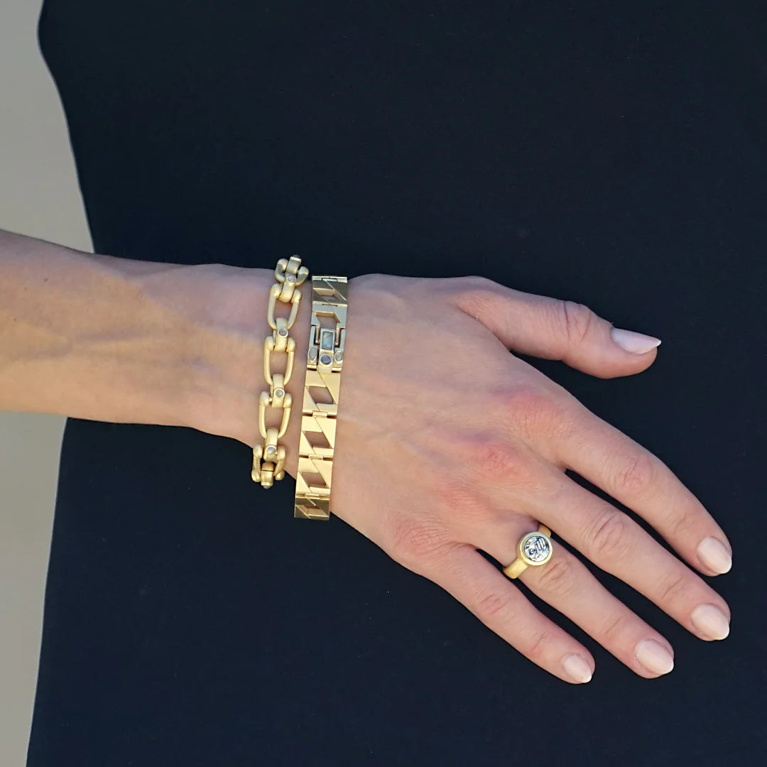 Gold Broni Horseshoe Bracelet