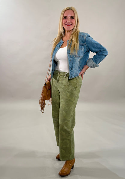 Relaxed Cropped Camo Barrel