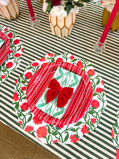 Carnation Scalloped Paper Placemats
