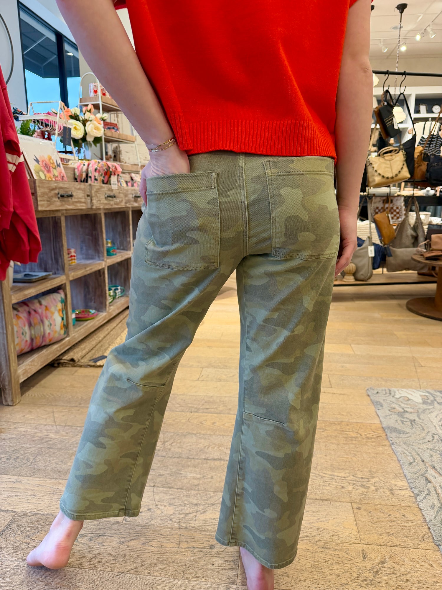 Relaxed Cropped Camo Barrel