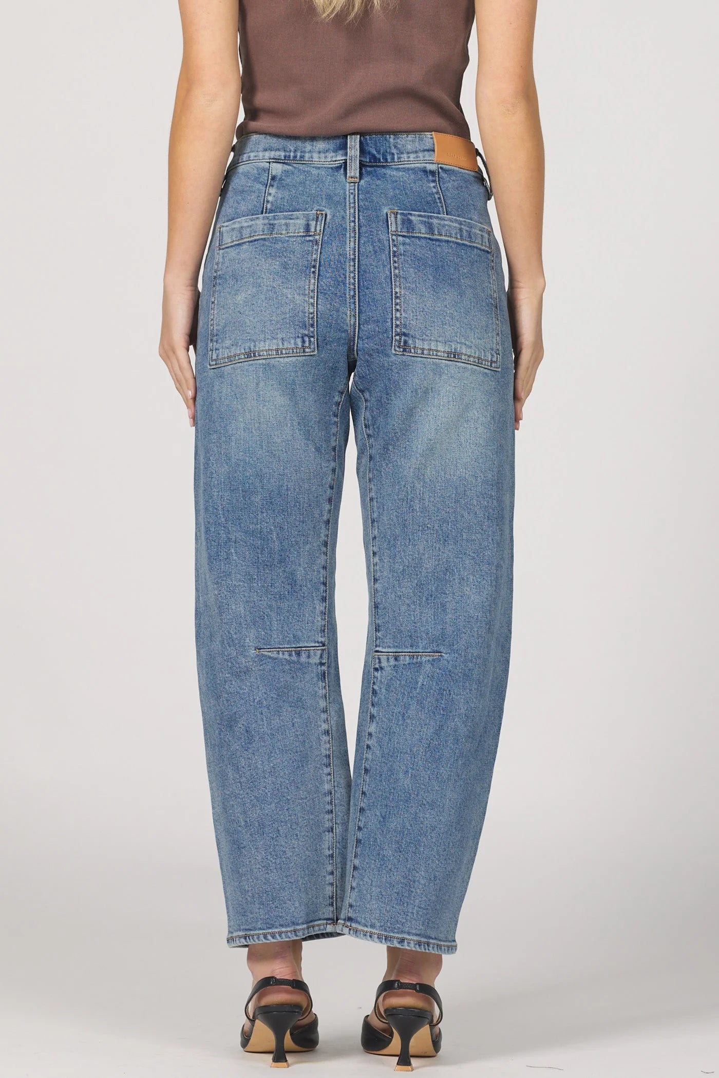 The Relaxed Barrel-Fit Jean | Lasso