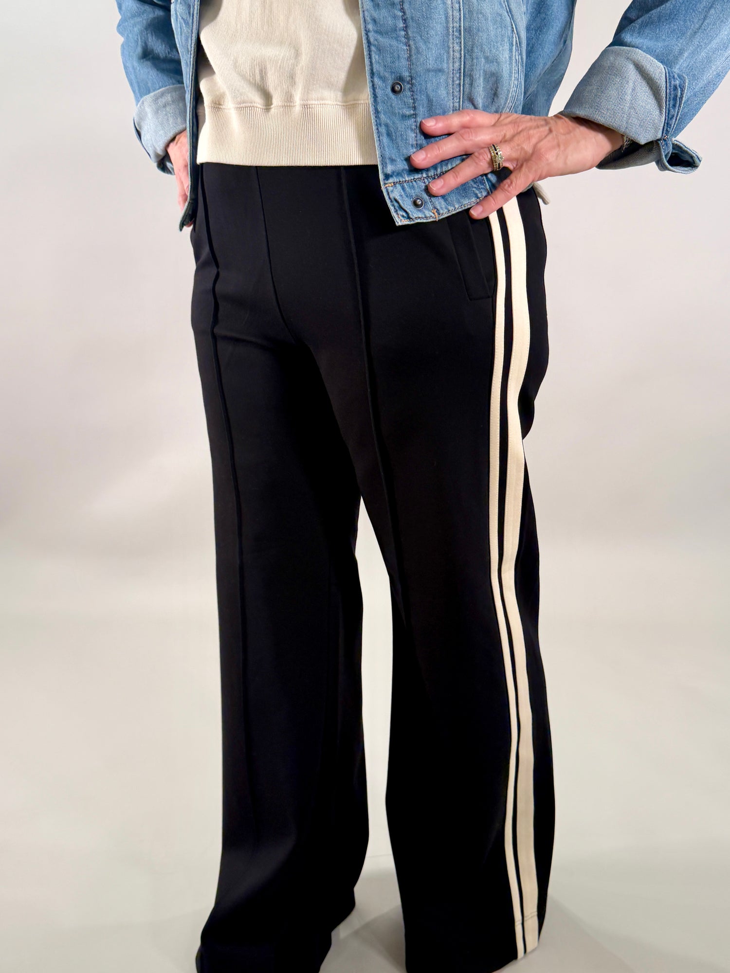 Sideline Wide-Leg Trouser