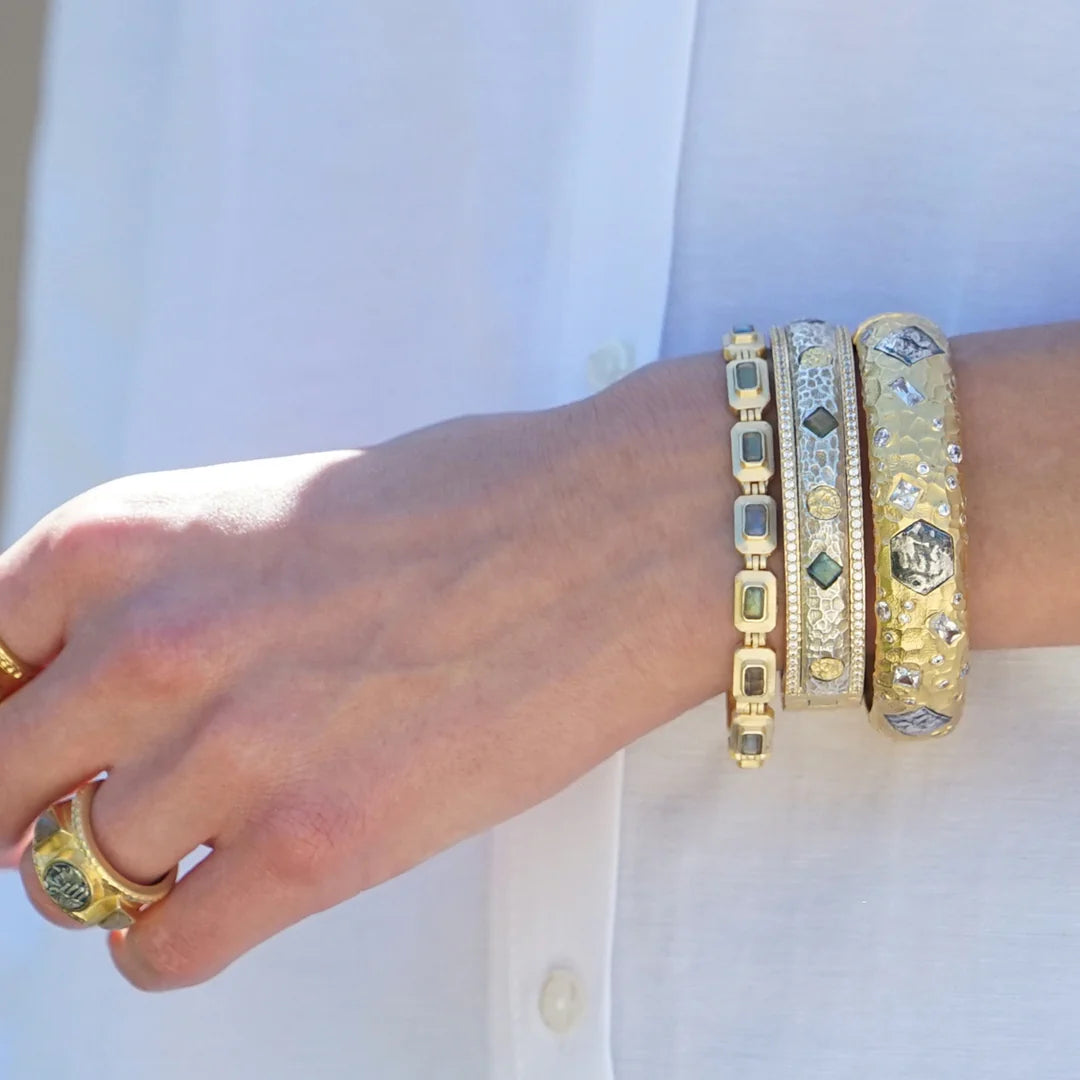 Gold Redondo Bangle