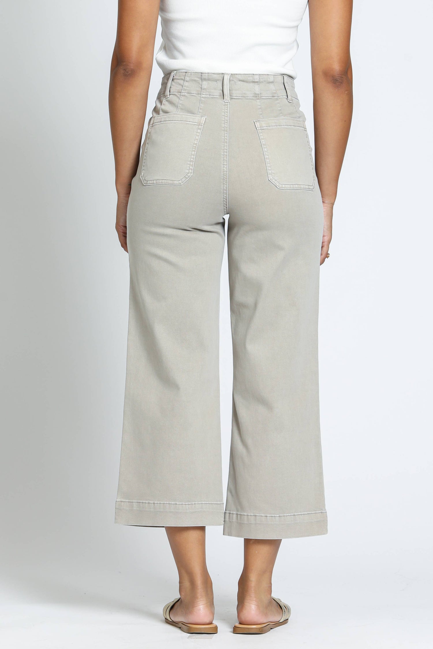 Patch Pocket Wide-Leg Crop Pant