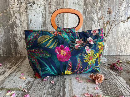 Floral Divina Embroidered Handbag