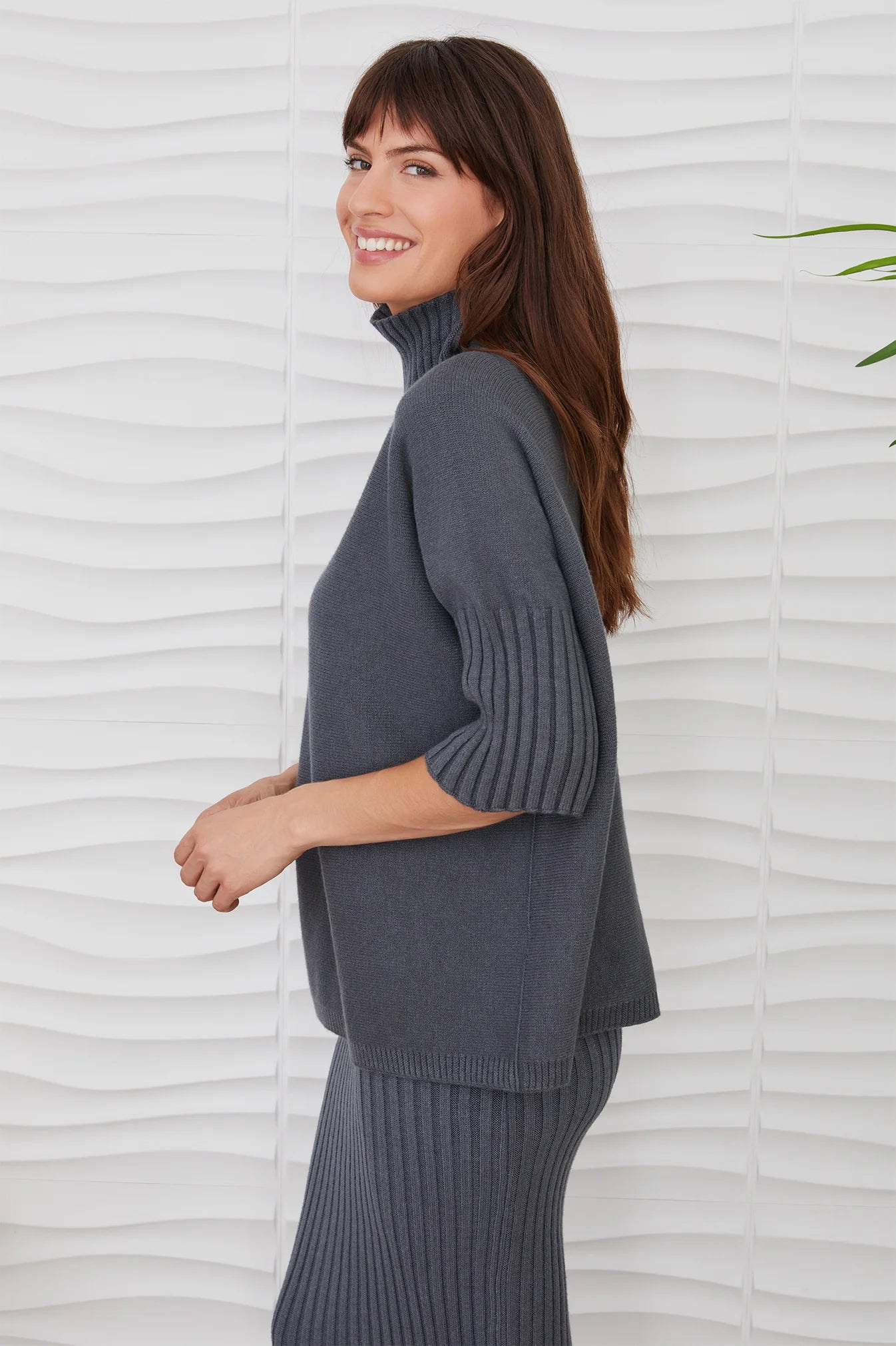 Rib Contrast Turtleneck Short Sleeve Knit Top
