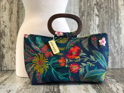 Floral Divina Embroidered Handbag
