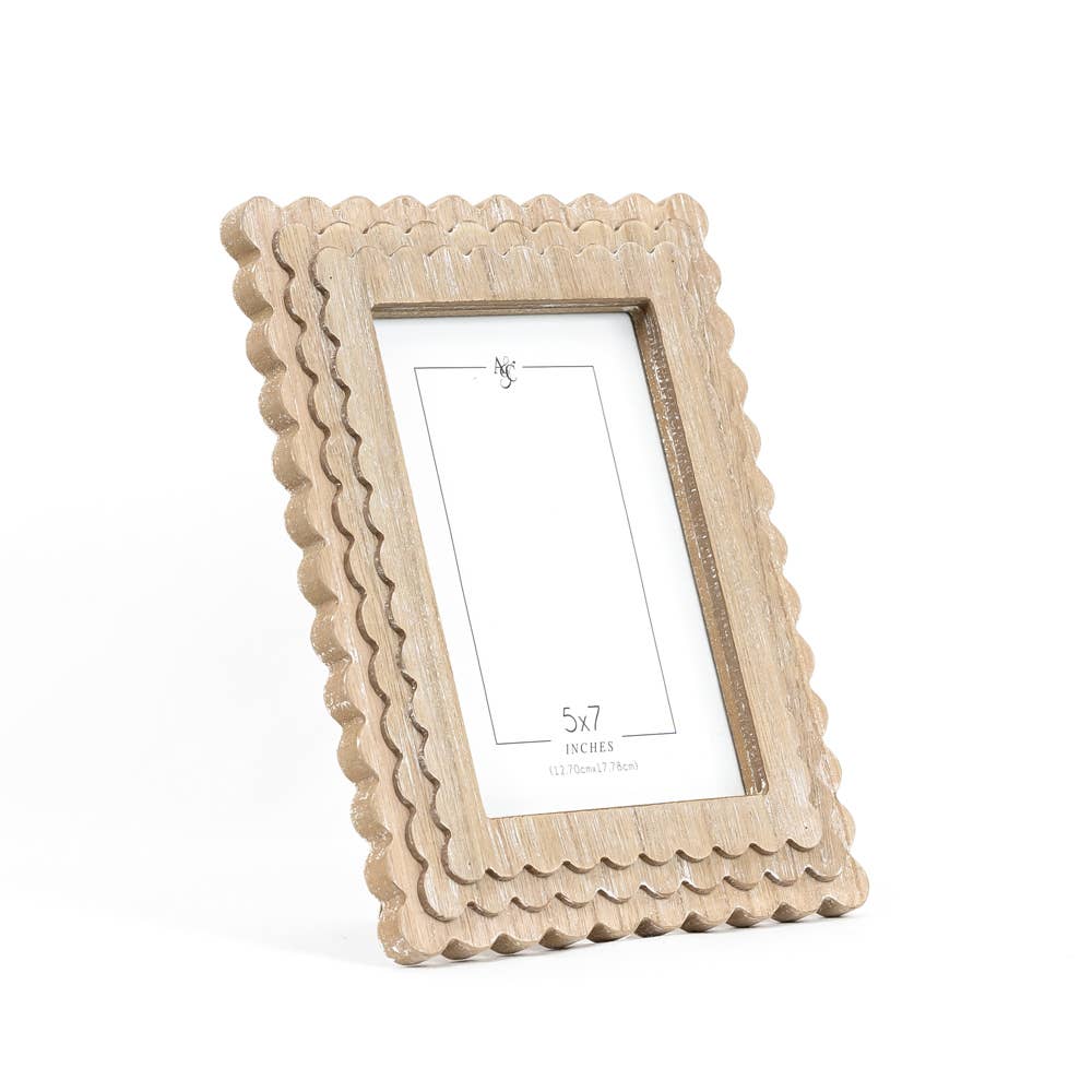17028 - 8x10 wood photo frame (SCALLOP) ntrl (5x7) pic 11845