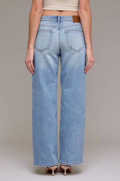 Mid-Rise 33&quot; Inseam Stretch Dad Jean Medium Wash