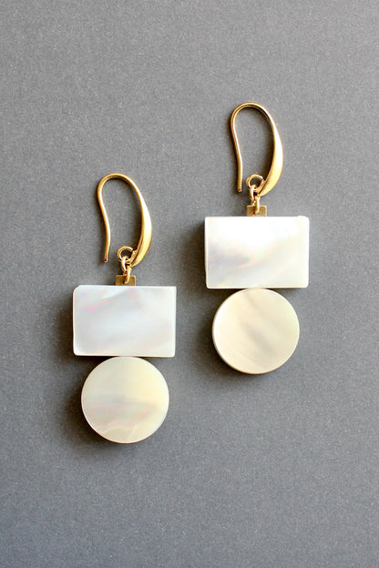 Mother-of-pearl geometric earrings