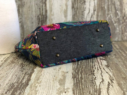 Floral Divina Embroidered Handbag