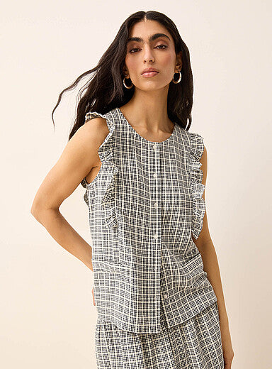 Charming Plaid Ruffle Sleeveless Blouse