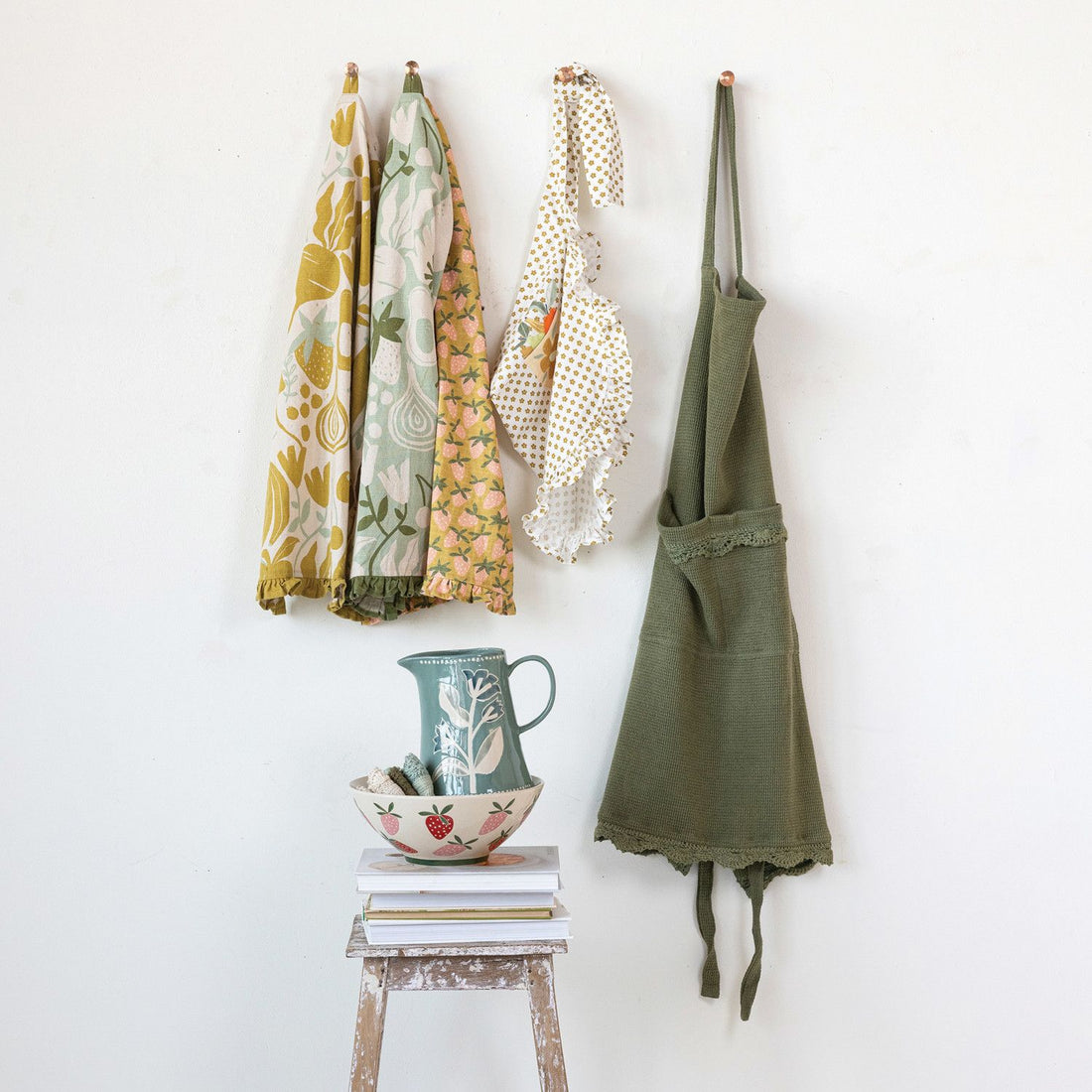 Tea Towel with Fruit/Vegetables, Ruffles &amp; Loop