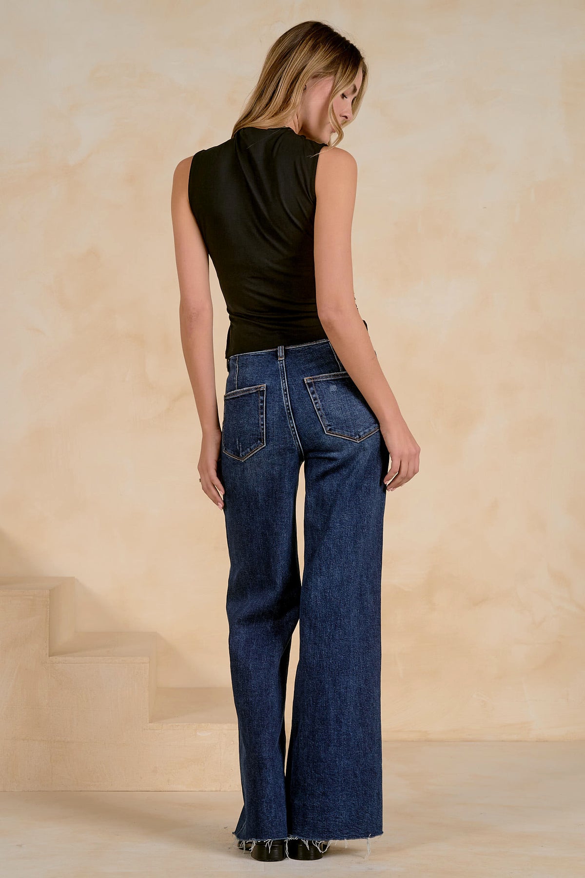 Mockneck Side Detail Tank