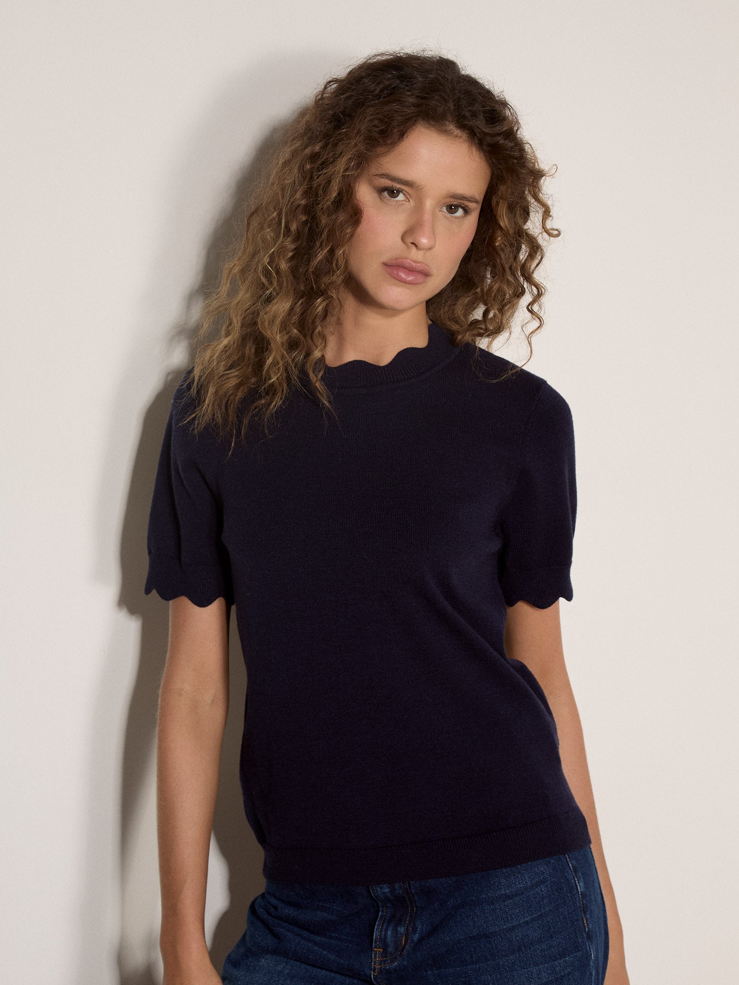 Scallop Trim Short Sleeve Knit Tee